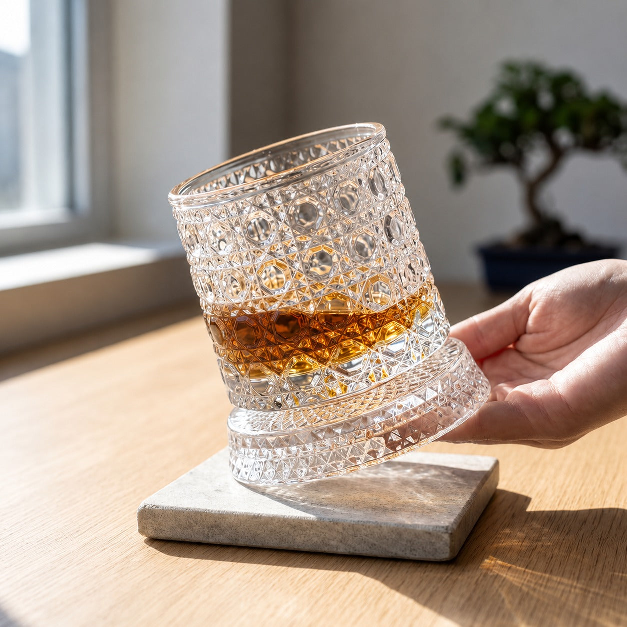 360° Kinetic Rotating Crystal Whiskey Glass